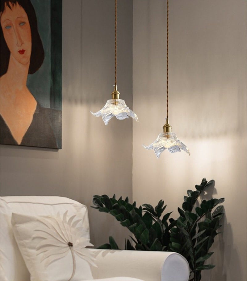 Glass_Lily_Flower_Pendant_LED_Light_in_Vintage_Style_Living_Room