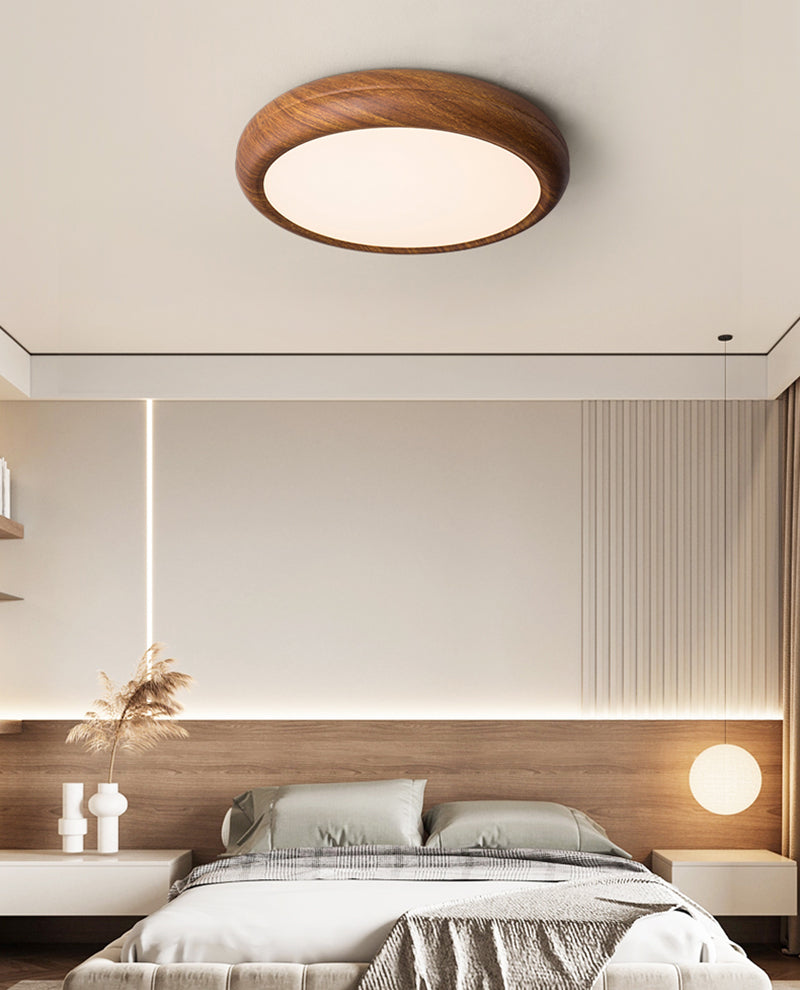 Round Curvy Wooden LED Flush Mount Ceiling Light in Scandinavian Style in Cozy Minimalist Bedroom